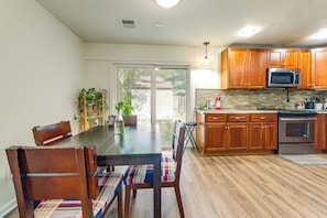 Fridge, microwave, stovetop, dishwasher
