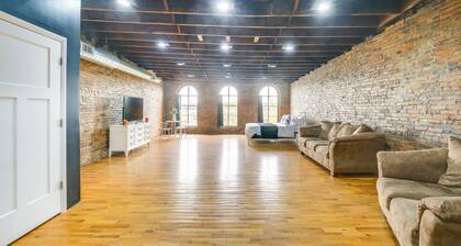 Deck + River View: Loft in Downtown Hannibal