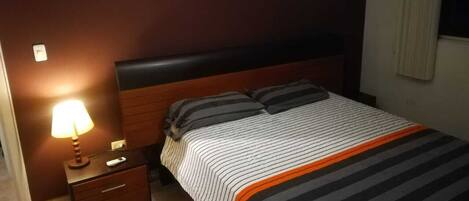 2 chambres, fer et planche Ă repasser, Wi-Fi, draps fournis