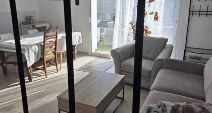Apartment at the foot of the vineyards with a garden, 10 minutes from Reims