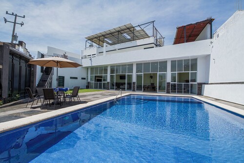House with Terrace & Pool in Coyula
