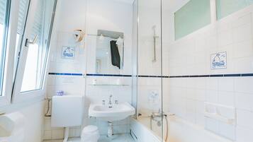 Chambre Triple Confort | Salle de bain