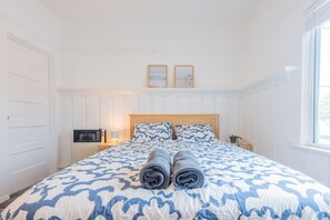 1 bedroom, iron/ironing board, WiFi, bed sheets - Broadway 10 -Affordable Private Studio (Redondo Beach)