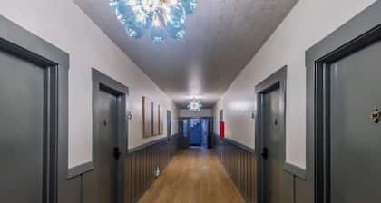 Broadway 10 -Affordable Private Studio