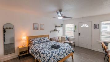 1 Schlafzimmer, Schreibtisch, Bügeleisen/Bügelbrett, WLAN