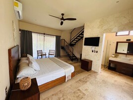 Minibar y caja de seguridad en la habitación 