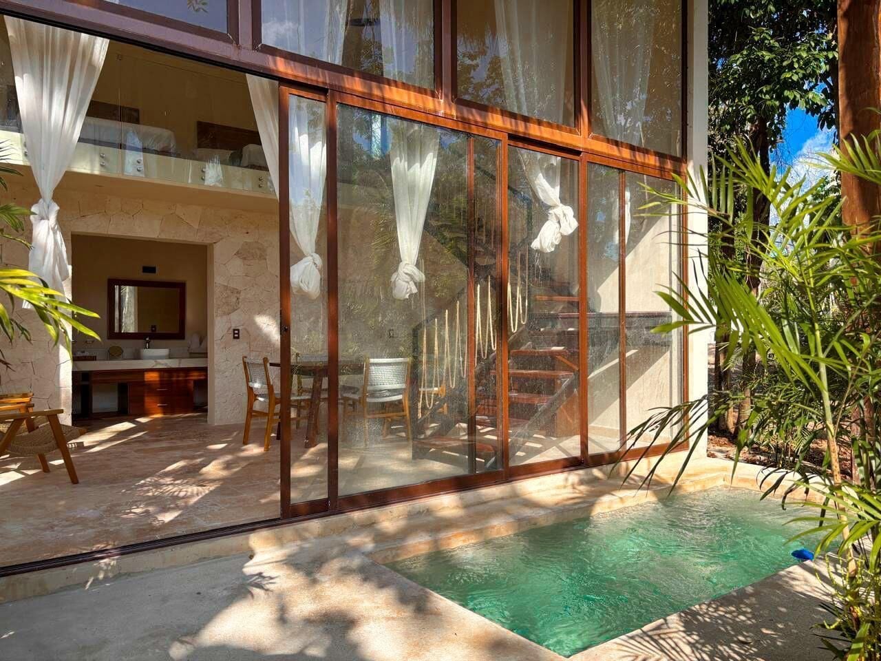 Luksus-villa - udsigt til have | Privat pool