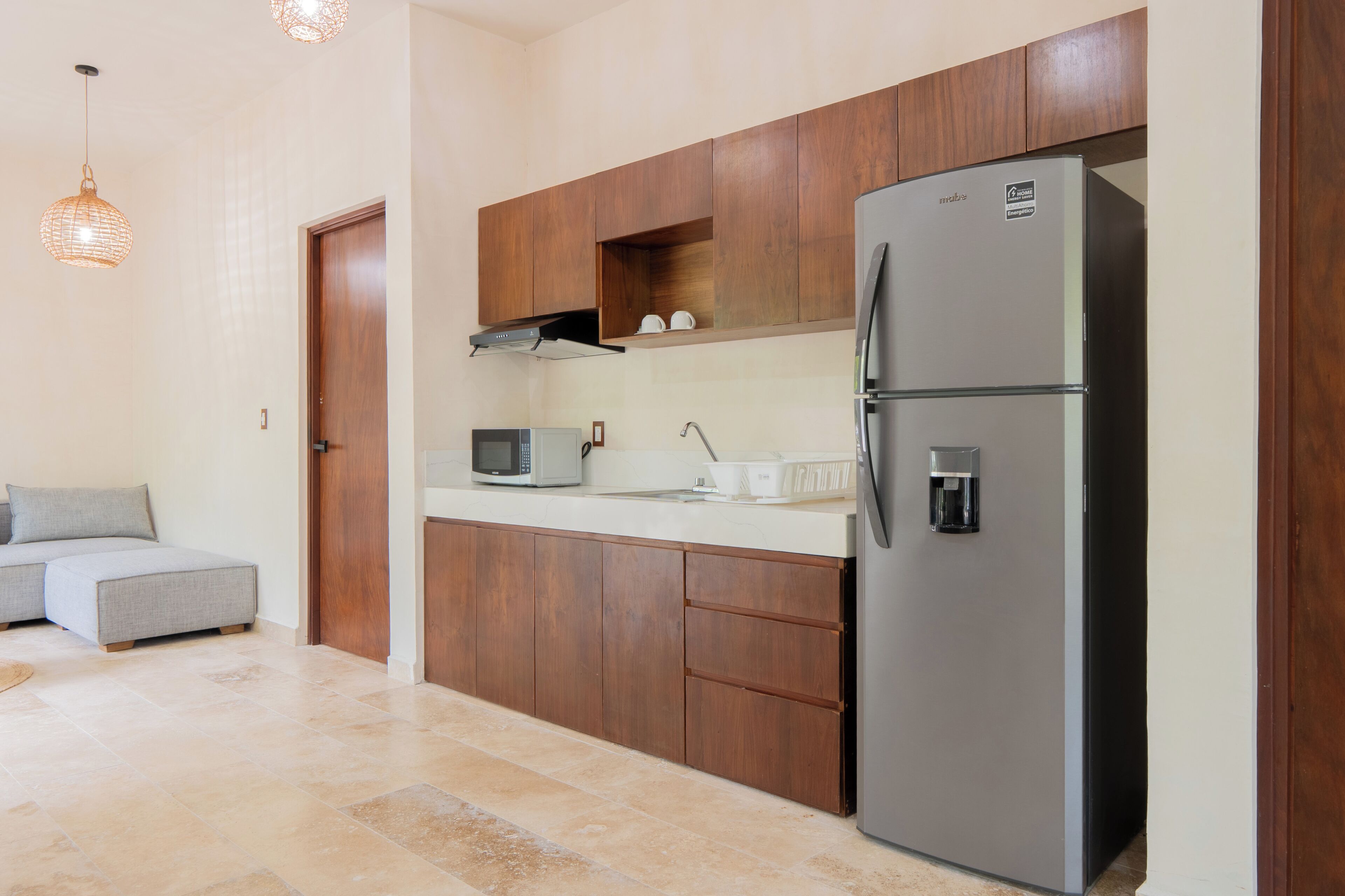 Apartamento familiar, patio, vistas al jardín | Cocina privada | Frigorífico pequeño