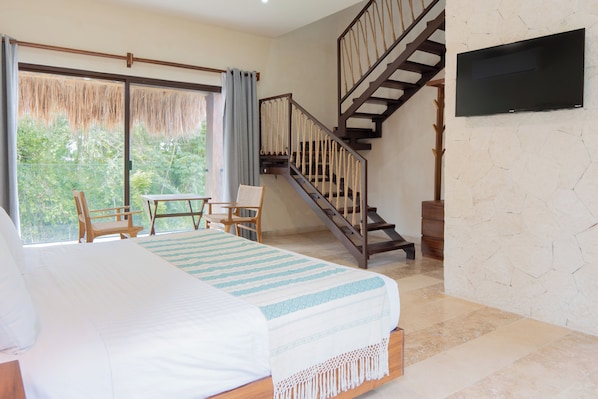 Luxury-Suite, Gartenblick | Daunenbettdecken, Minibar, Zimmersafe, Bügeleisen/Bügelbrett