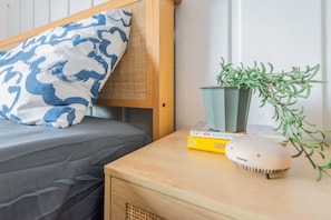 1 bedroom, desk, iron/ironing board, WiFi