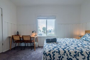 1 soverom, skrivebord, strykejern/-brett og wi-fi