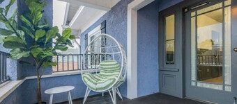Broadway 12 - Cozy Private Studio