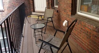 East Side 1BR w/Parking