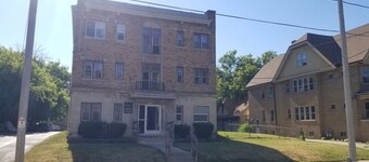 Budget Studio near Brady St w/Parking