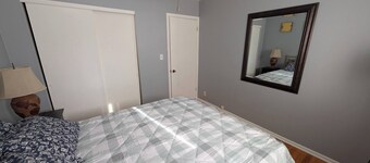 Bright 1 BR in Amazing Location