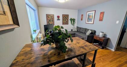 Bright 1 BR in Amazing Location
