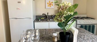 Free Parking 1 BR near Downtown & Brady St