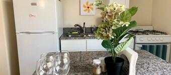 Free Parking 1 BR near Downtown & Brady St