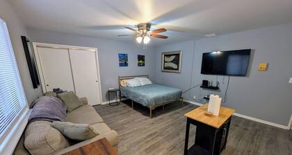 Spacious Studio near Brady St