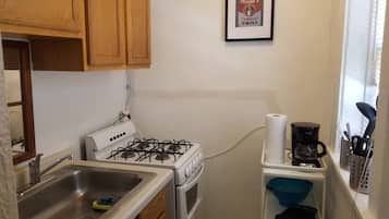 Microwave, oven, stovetop, coffee/tea maker
