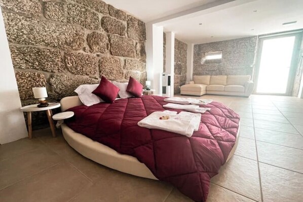 1 bedroom, iron/ironing board, WiFi, bed sheets - Rubin-Zimmer with eigenem WC (Folhadosa)