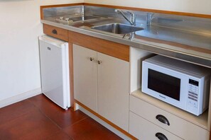 Fridge, toaster