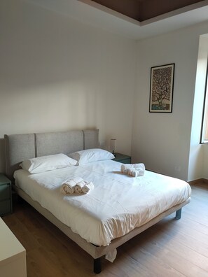 WiFi, bed sheets
