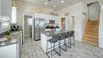 Casa (Multiple Bedrooms) | Interior