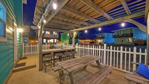 Interior - 2 Homes in Gulf Village by Avantstay Sleeps 24, 2blocks to the Beach, Pool, Game Room, Patio w/ Outdoor Bar (Port Aransas)