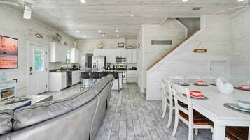 Casa (Multiple Bedrooms) | Interior