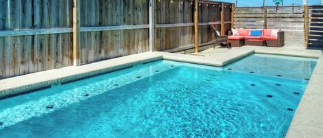 House (Multiple Bedrooms) | Front of property