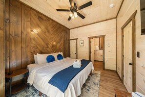 3 soverom, strykejern/-brett, wi-fi og sengetøy