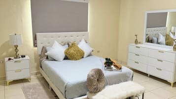 3 bedrooms, iron/ironing board, free WiFi, bed sheets