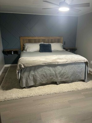 2 bedrooms, travel cot, free WiFi, bed sheets