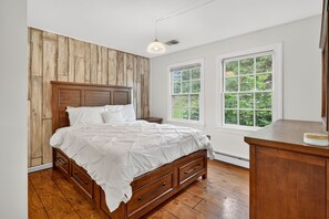 3 slaapkamers, een bureau, wifi, beddengoed