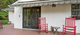 Pond-Front Retreat Near Appalachian Trail