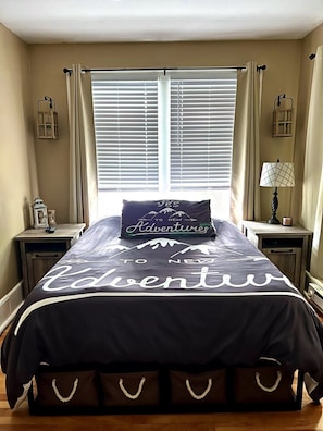 3 bedrooms, travel cot, free WiFi, bed sheets