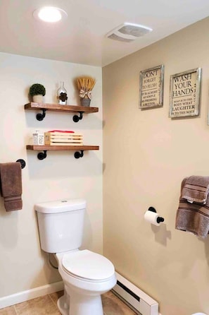 Séchoir à cheveux, serviettes fournies