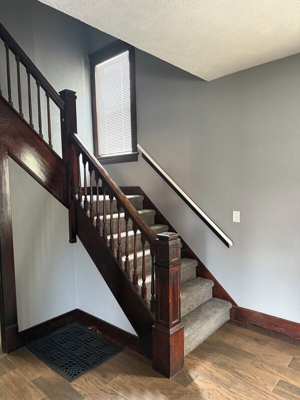 Interior - Newly Renovated Spacious Home! Minutes from cedar point and downtown Sandusky! (Sandusky)