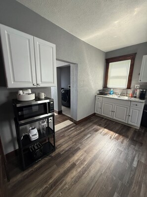 Private kitchen - Newly Renovated Spacious Home! Minutes from cedar point and downtown Sandusky! (Sandusky)