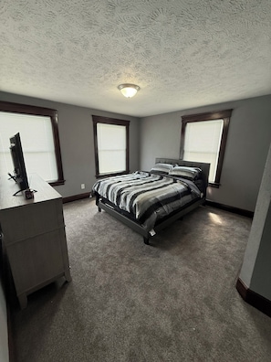 4 bedrooms, WiFi, bed sheets