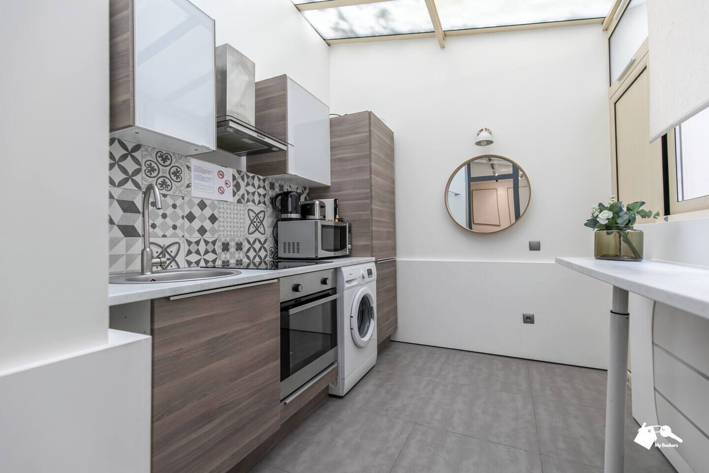 Kylskåp, mikrovågsugn, ugn och spishäll