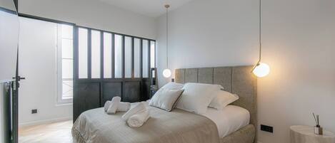 4 chambres, fer et planche à repasser, lit parapluie, Wi-Fi