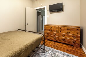 2 Schlafzimmer, Schreibtisch, Bügeleisen/Bügelbrett, kostenloses WLAN