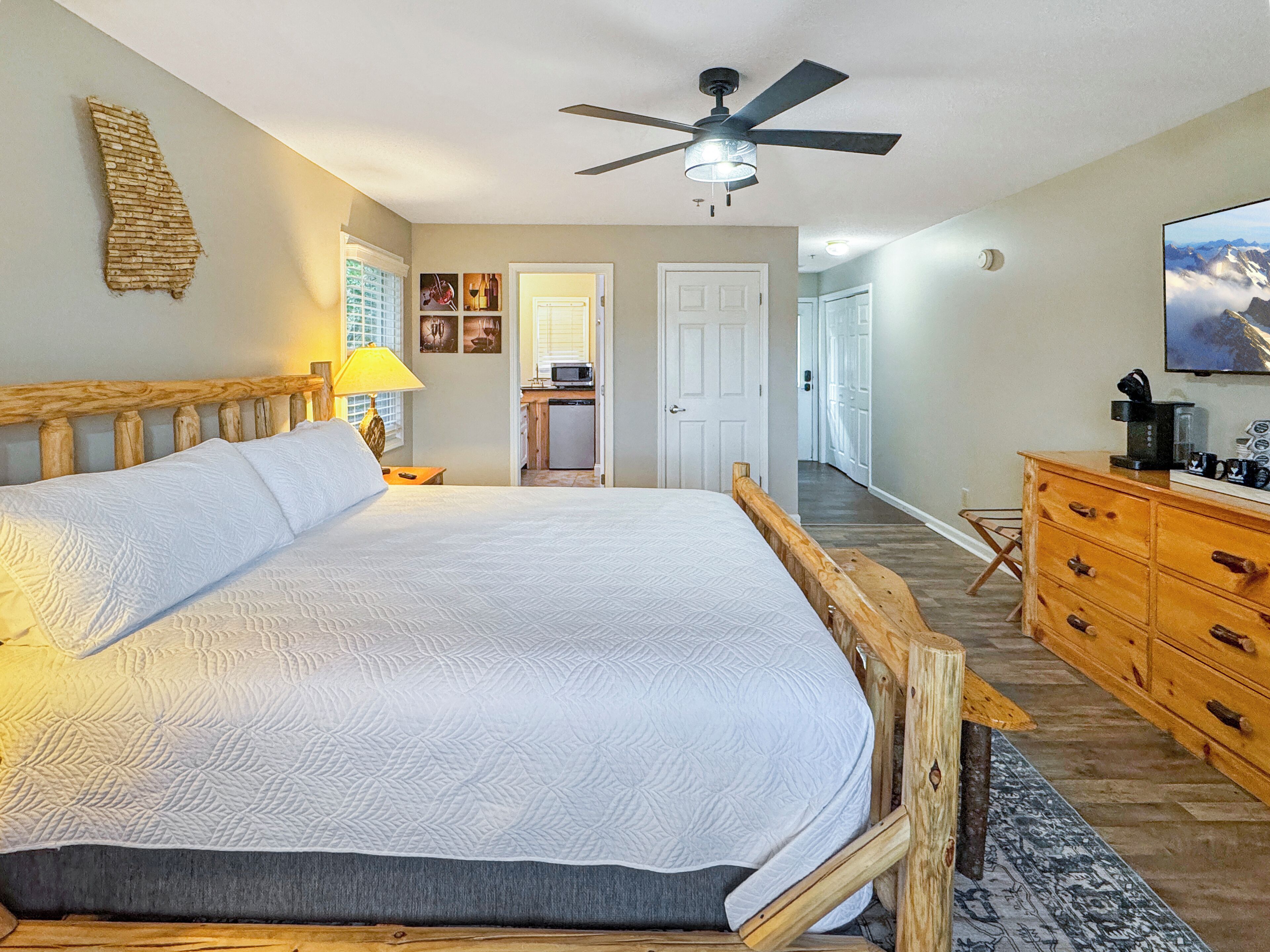 Iron/ironing board, free WiFi, bed sheets