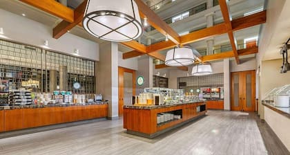Elegant Georgetown Retreat | Hilton 1BR Suite | Walk to Shops & Dining | The Dis