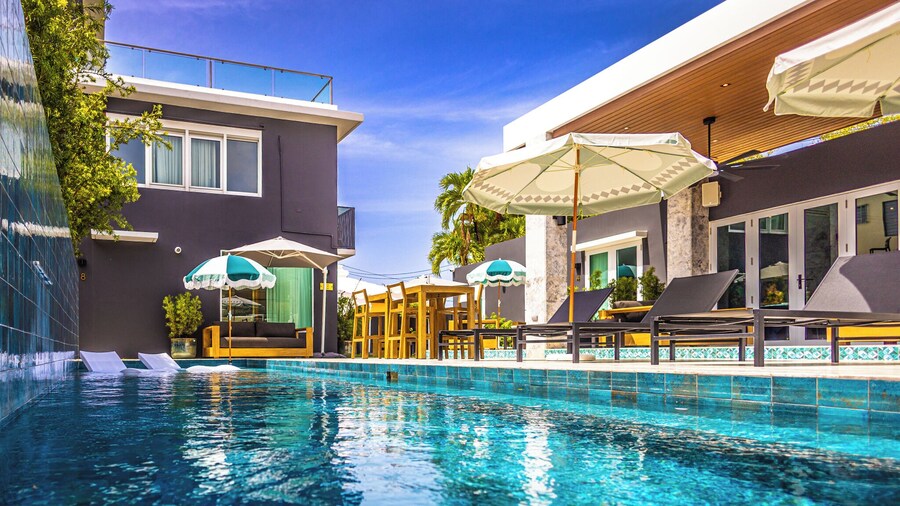 ElCarlton King-Pool ResortVibe NearBeach