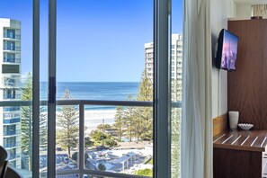 Interior - Cozy Interconnecting 2 Bed 2 Bath Unit - Q Stay (Surfers Paradise)