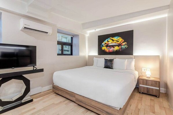 1 bedroom, desk, iron/ironing board, WiFi