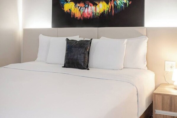 1 habitación, escritorio, tabla de planchar con plancha y wifi 